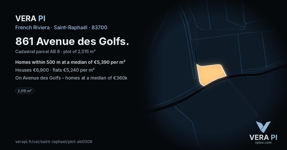 861 Avenue des Golfs, Saint-Raphaël at night – the plot lit, the parcels around coloured by the prices near them