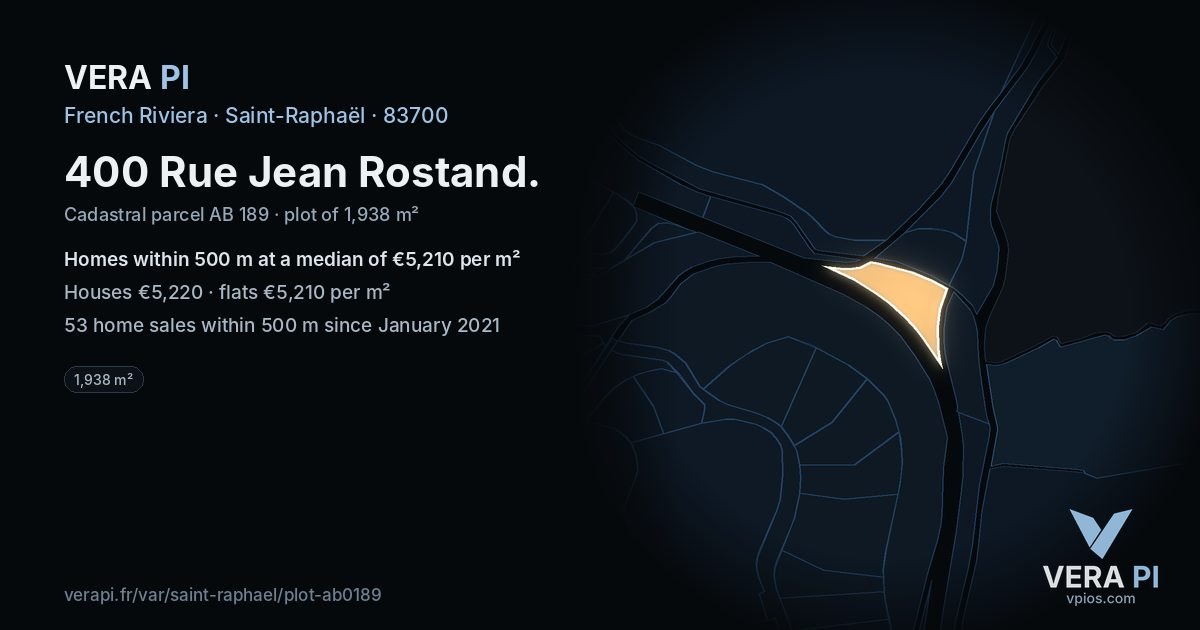 400 Rue Jean Rostand, Saint-Raphaël at night – the plot lit, the parcels around coloured by the prices near them