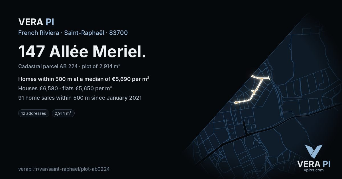 147 Allée Meriel, Saint-Raphaël at night – the plot lit, the parcels around coloured by the prices near them