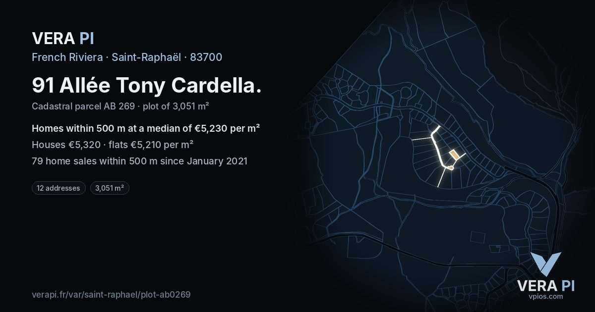 91 Allée Tony Cardella, Saint-Raphaël at night – the plot lit, the parcels around coloured by the prices near them