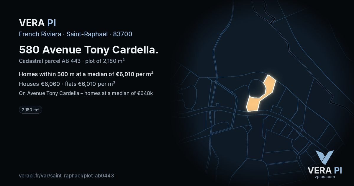 580 Avenue Tony Cardella, Saint-Raphaël at night – the plot lit, the parcels around coloured by the prices near them