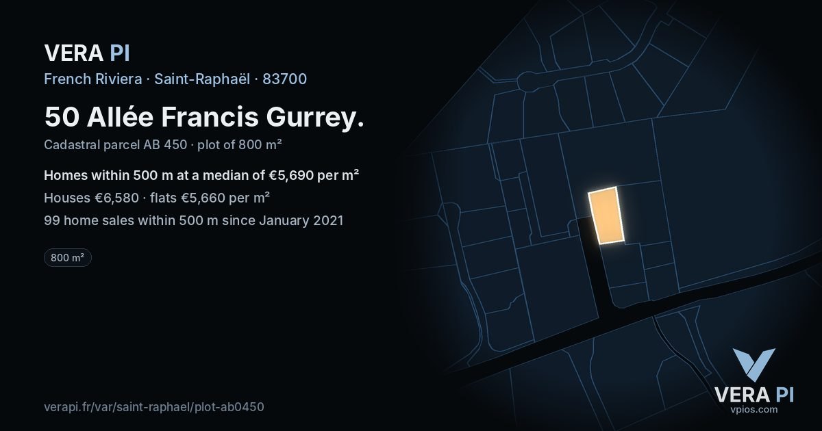 50 Allée Francis Gurrey, Saint-Raphaël at night – the plot lit, the parcels around coloured by the prices near them