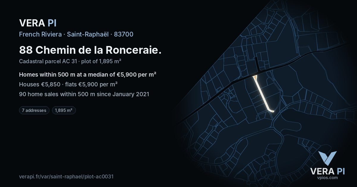 88 Chemin de la Ronceraie, Saint-Raphaël at night – the plot lit, the parcels around coloured by the prices near them