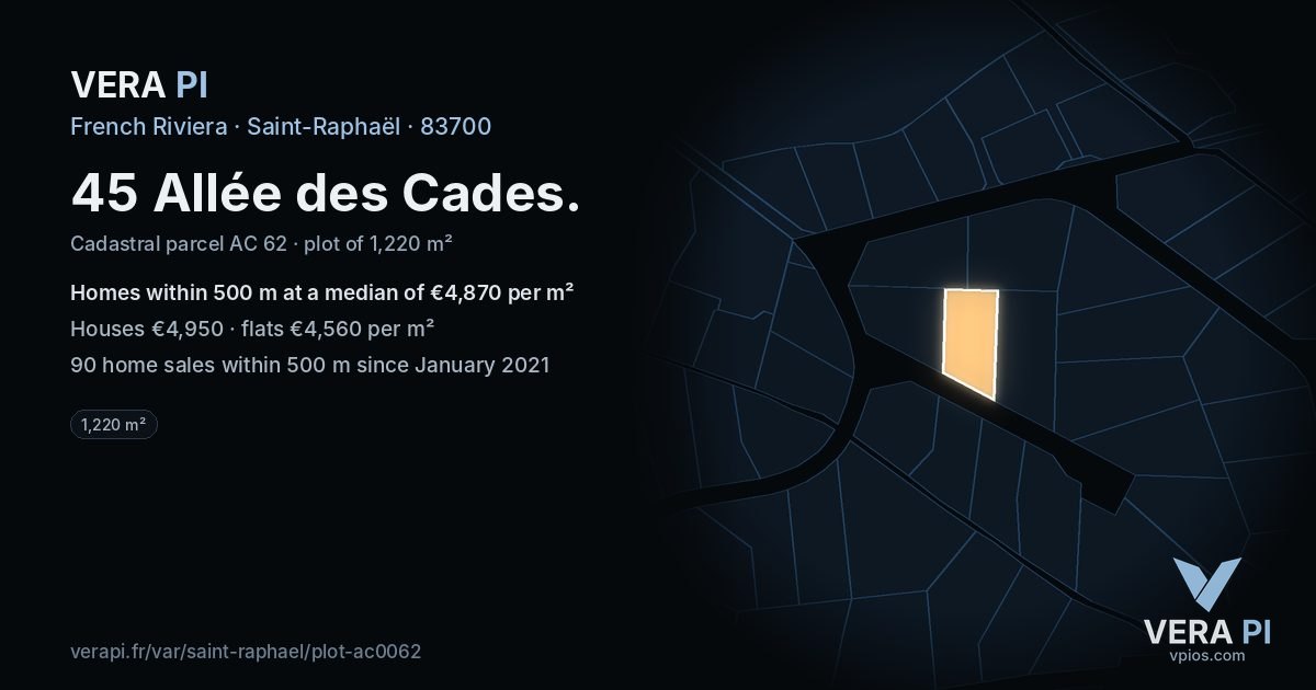 45 Allée des Cades, Saint-Raphaël at night – the plot lit, the parcels around coloured by the prices near them