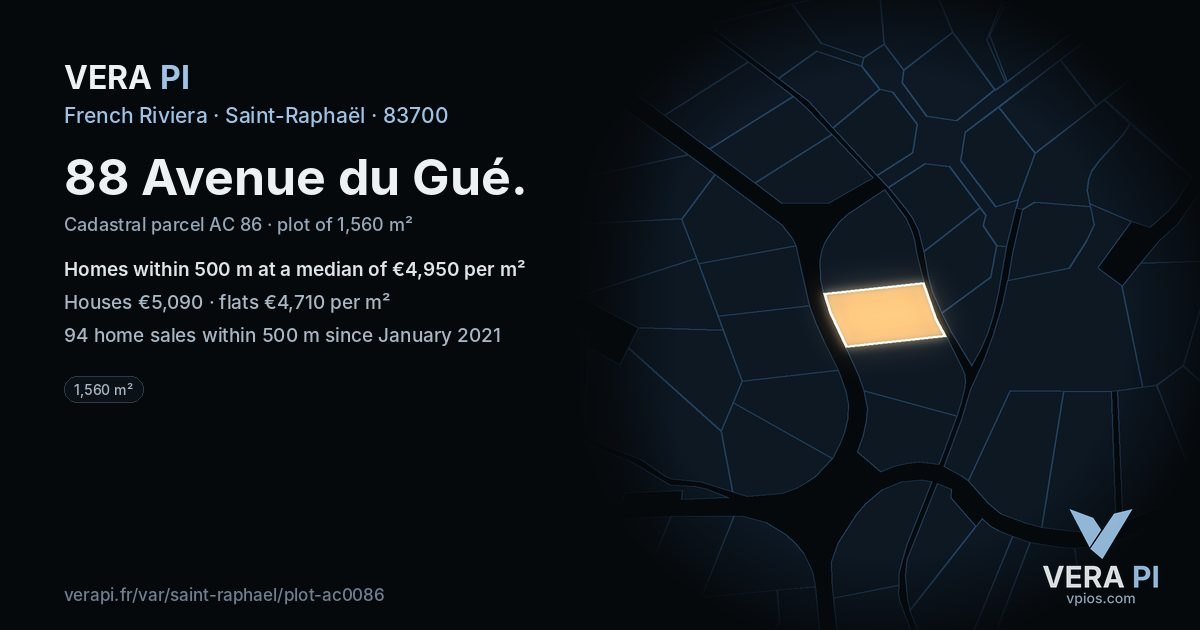 88 Avenue du Gué, Saint-Raphaël at night – the plot lit, the parcels around coloured by the prices near them