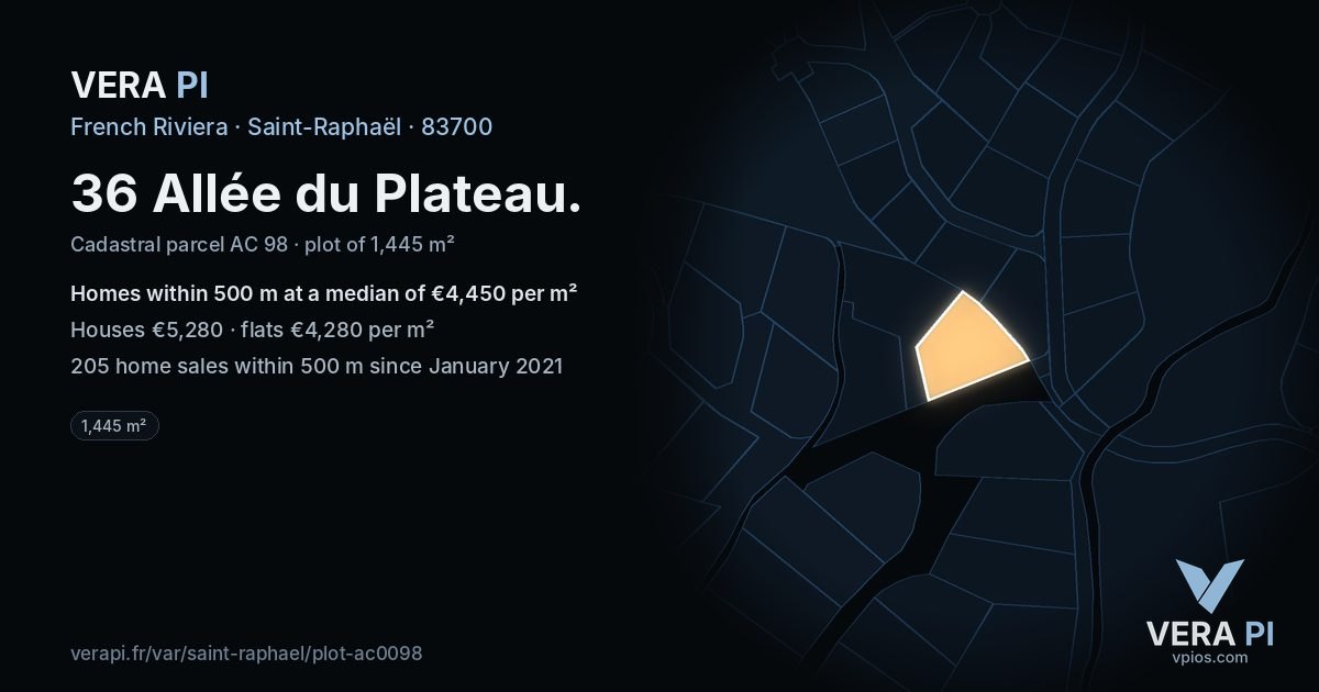 36 Allée du Plateau, Saint-Raphaël at night – the plot lit, the parcels around coloured by the prices near them