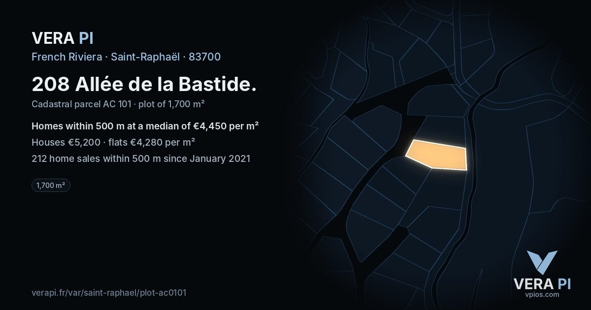 208 Allée de la Bastide, Saint-Raphaël at night – the plot lit, the parcels around coloured by the prices near them