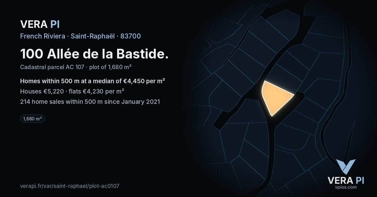 100 Allée de la Bastide, Saint-Raphaël at night – the plot lit, the parcels around coloured by the prices near them