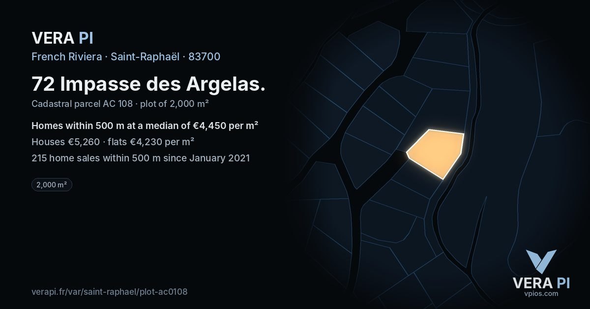72 Impasse des Argelas, Saint-Raphaël at night – the plot lit, the parcels around coloured by the prices near them