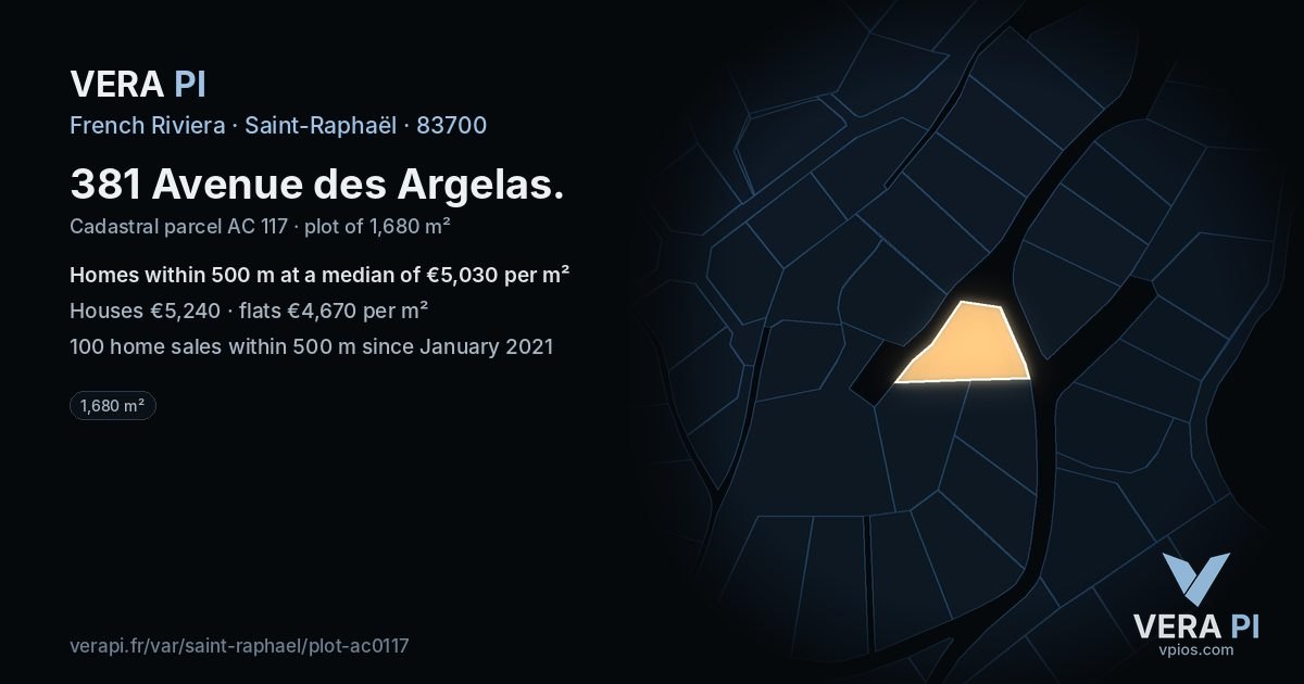 381 Avenue des Argelas, Saint-Raphaël at night – the plot lit, the parcels around coloured by the prices near them