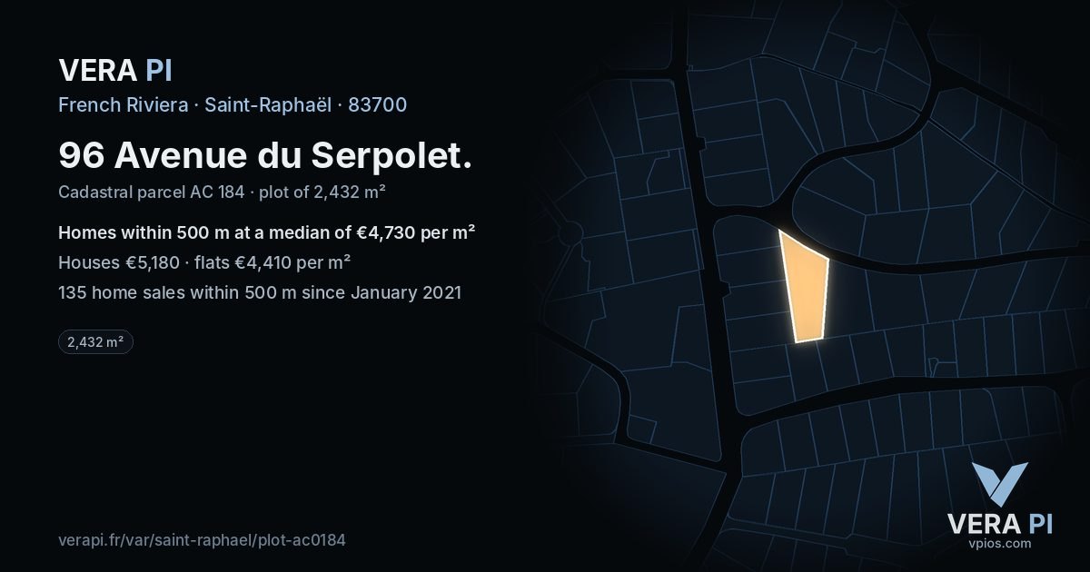 96 Avenue du Serpolet, Saint-Raphaël at night – the plot lit, the parcels around coloured by the prices near them