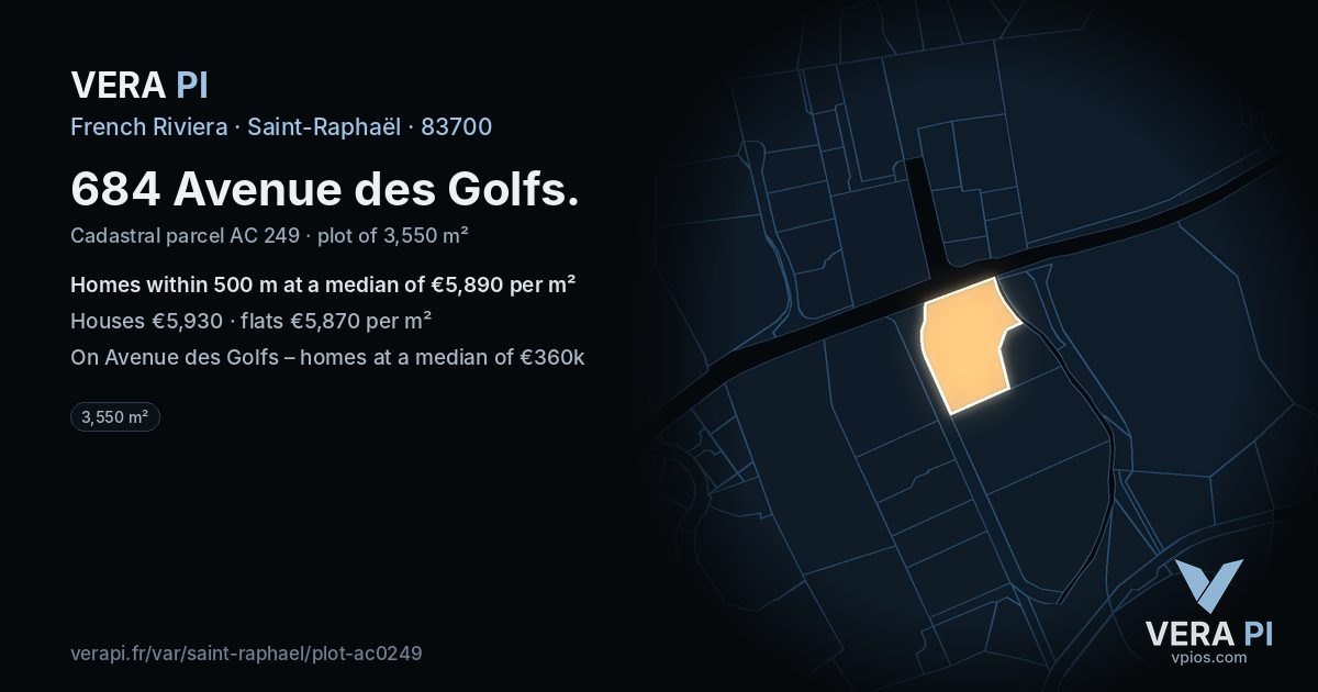 684 Avenue des Golfs, Saint-Raphaël at night – the plot lit, the parcels around coloured by the prices near them