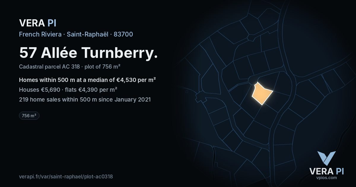 57 Allée Turnberry, Saint-Raphaël at night – the plot lit, the parcels around coloured by the prices near them