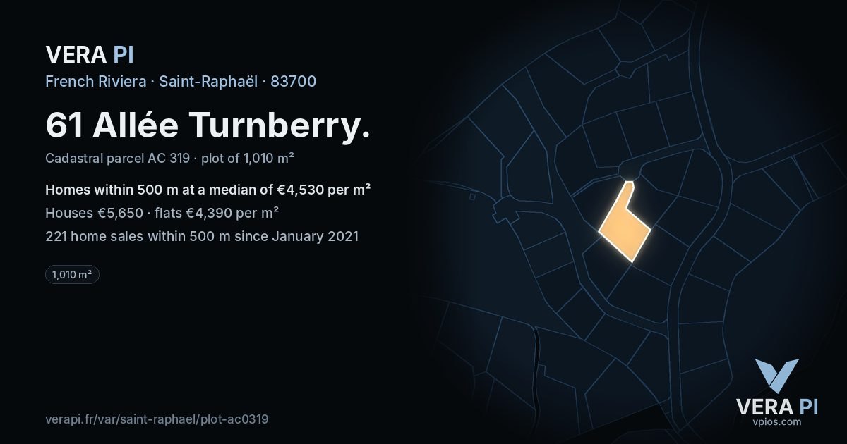 61 Allée Turnberry, Saint-Raphaël at night – the plot lit, the parcels around coloured by the prices near them
