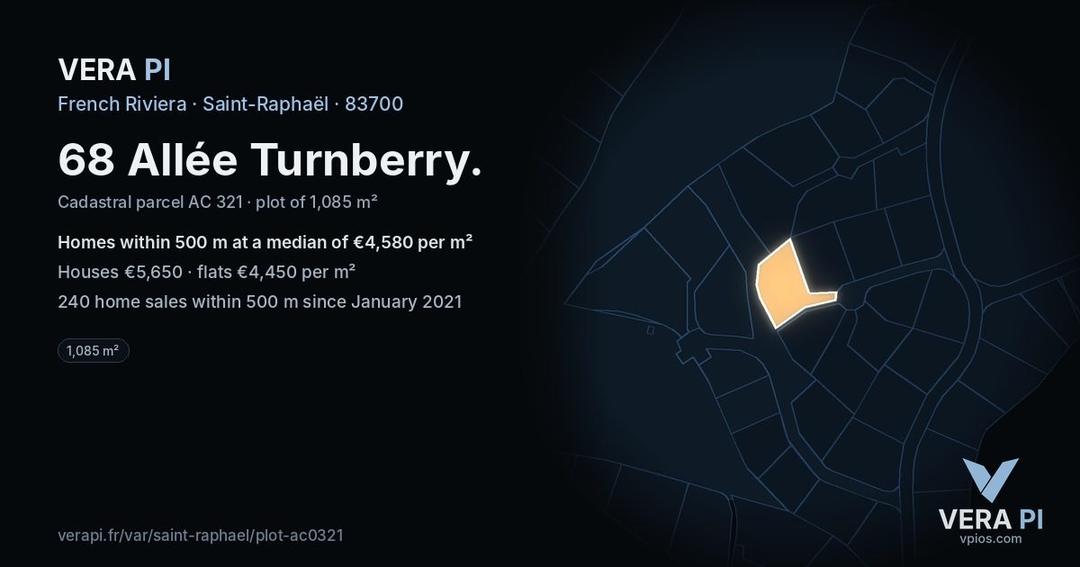 68 Allée Turnberry, Saint-Raphaël at night – the plot lit, the parcels around coloured by the prices near them