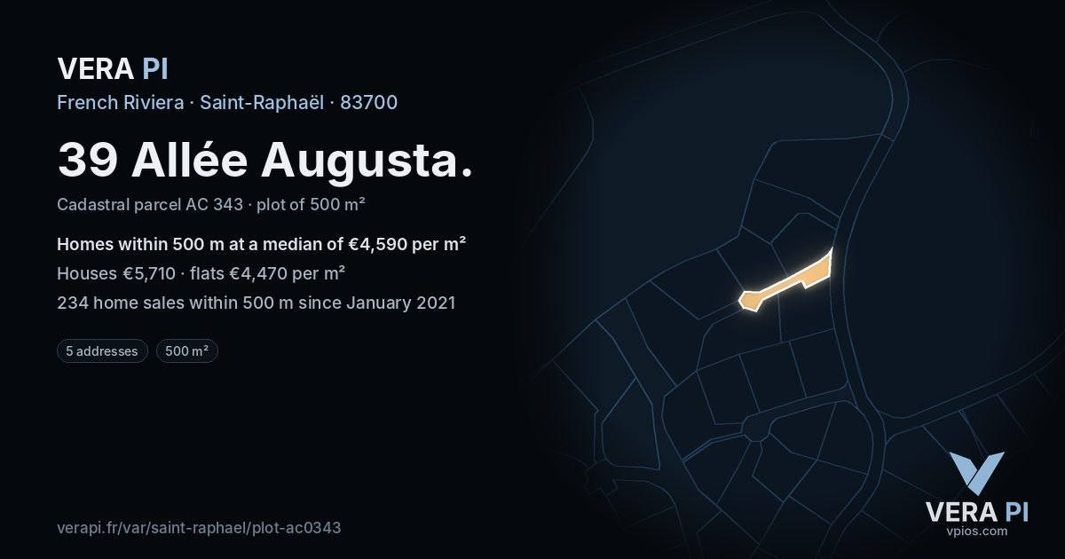 39 Allée Augusta, Saint-Raphaël at night – the plot lit, the parcels around coloured by the prices near them