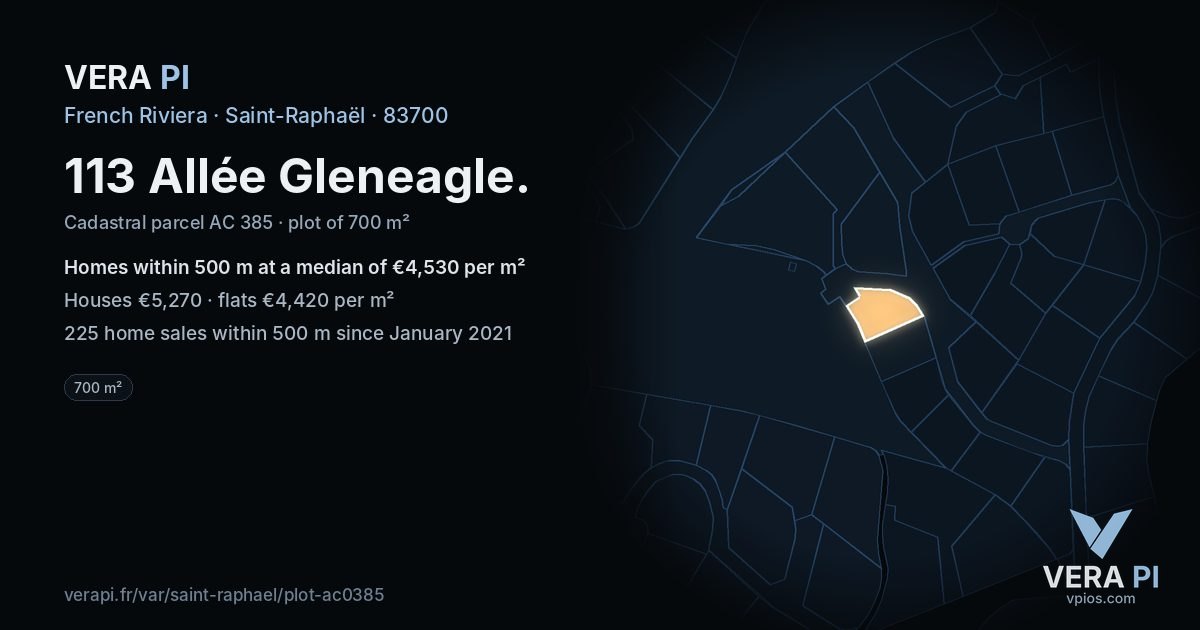 113 Allée Gleneagle, Saint-Raphaël at night – the plot lit, the parcels around coloured by the prices near them