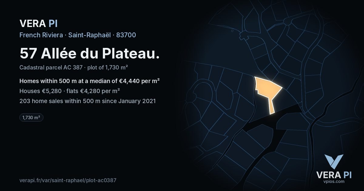 57 Allée du Plateau, Saint-Raphaël at night – the plot lit, the parcels around coloured by the prices near them
