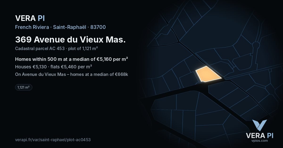 369 Avenue du Vieux Mas, Saint-Raphaël at night – the plot lit, the parcels around coloured by the prices near them