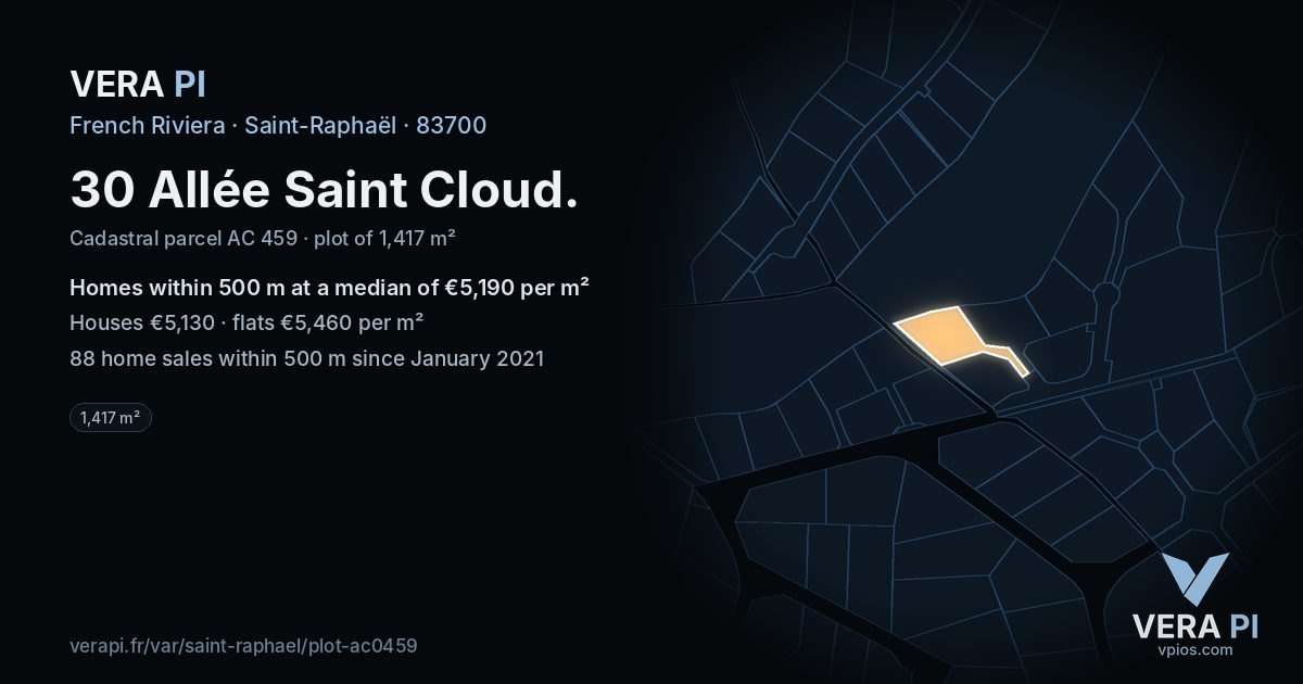 30 Allée Saint Cloud, Saint-Raphaël at night – the plot lit, the parcels around coloured by the prices near them