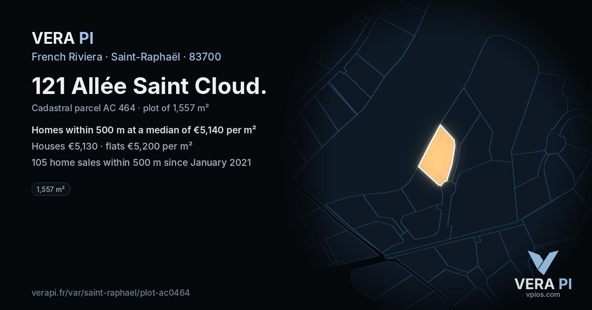 121 Allée Saint Cloud, Saint-Raphaël at night – the plot lit, the parcels around coloured by the prices near them