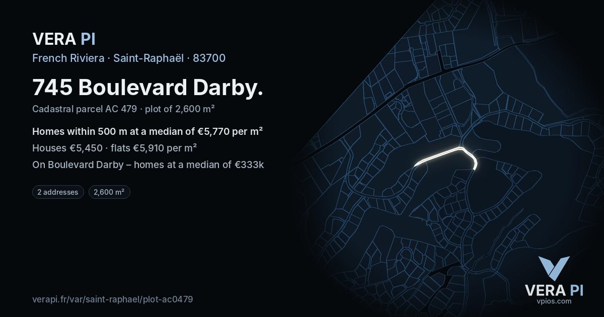 745 Boulevard Darby, Saint-Raphaël at night – the plot lit, the parcels around coloured by the prices near them