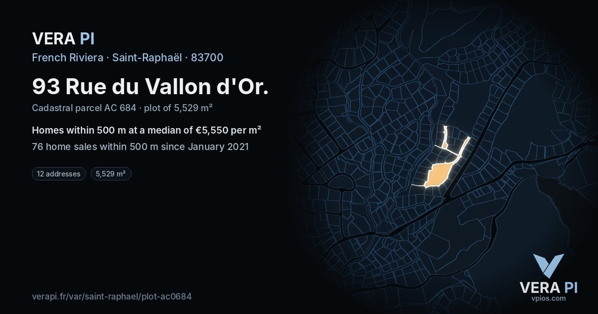 93 Rue du Vallon d'Or, Saint-Raphaël at night – the plot lit, the parcels around coloured by the prices near them