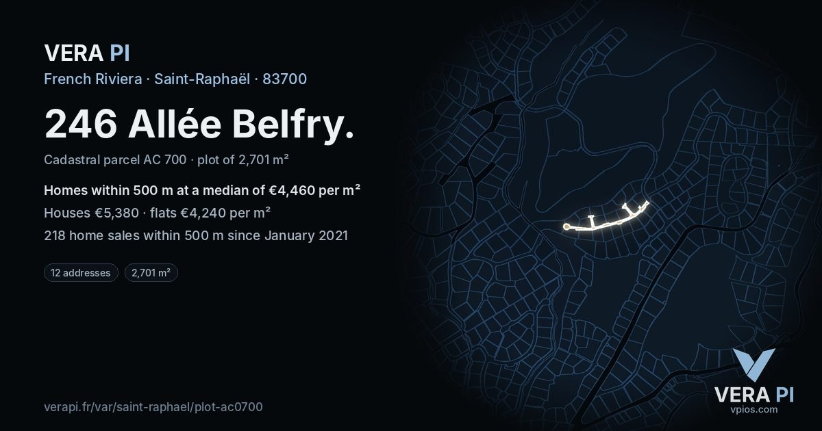 246 Allée Belfry, Saint-Raphaël at night – the plot lit, the parcels around coloured by the prices near them