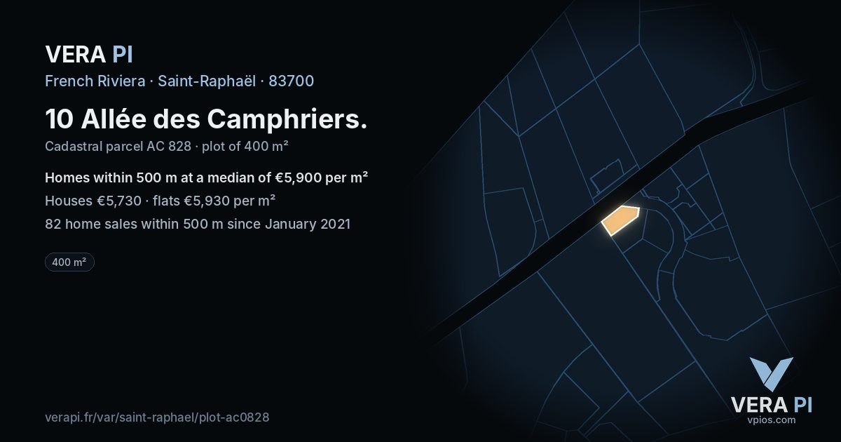 10 Allée des Camphriers, Saint-Raphaël at night – the plot lit, the parcels around coloured by the prices near them