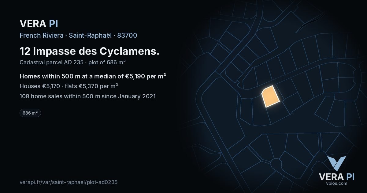 12 Impasse des Cyclamens, Saint-Raphaël at night – the plot lit, the parcels around coloured by the prices near them
