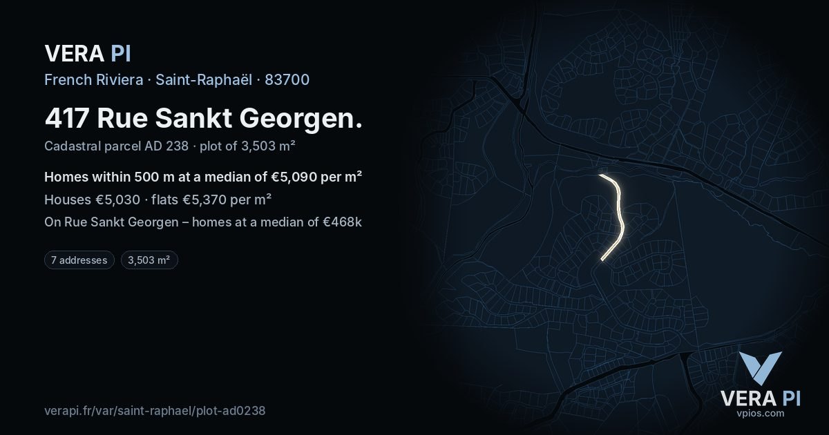 417 Rue Sankt Georgen, Saint-Raphaël at night – the plot lit, the parcels around coloured by the prices near them