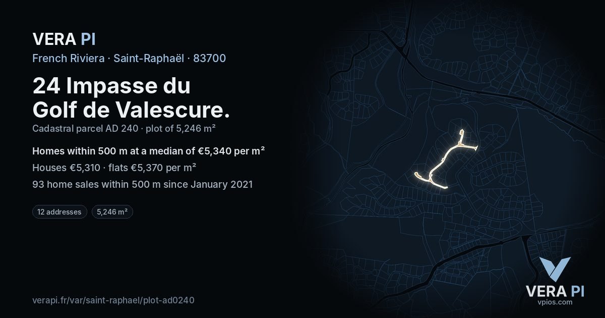 24 Impasse du Golf de Valescure, Saint-Raphaël at night – the plot lit, the parcels around coloured by the prices near them