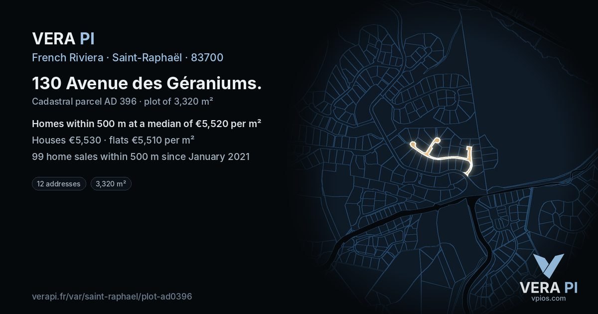 130 Avenue des Géraniums, Saint-Raphaël at night – the plot lit, the parcels around coloured by the prices near them