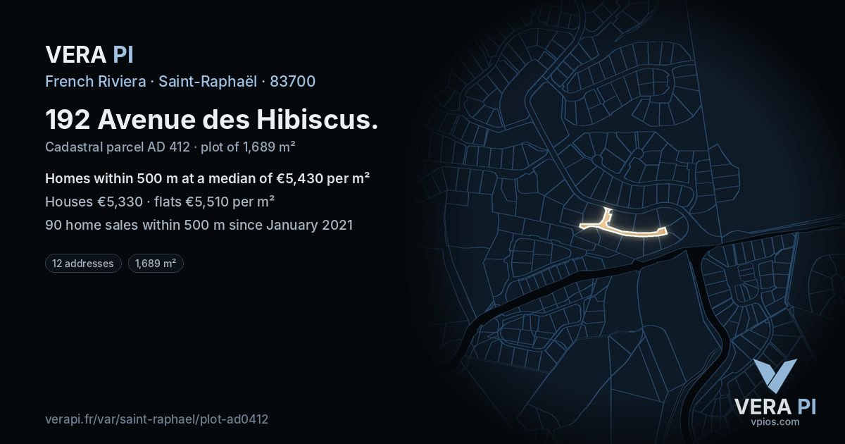 192 Avenue des Hibiscus, Saint-Raphaël at night – the plot lit, the parcels around coloured by the prices near them