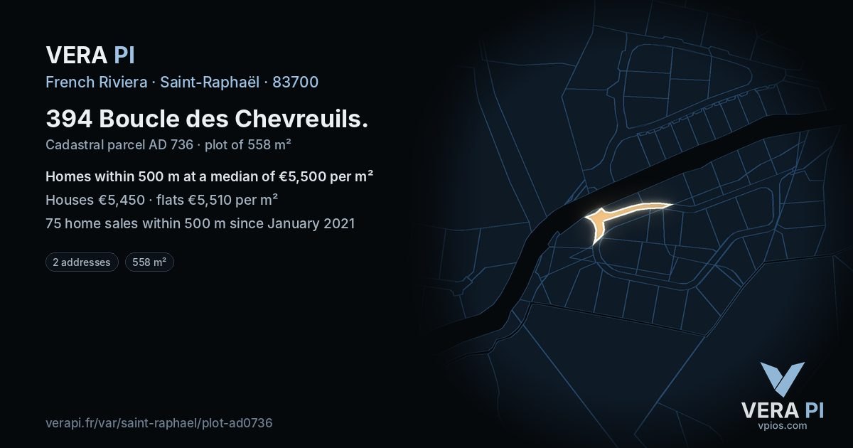 394 Boucle des Chevreuils, Saint-Raphaël at night – the plot lit, the parcels around coloured by the prices near them