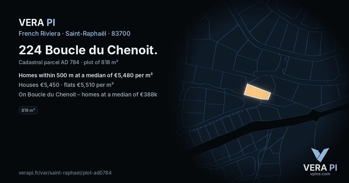 224 Boucle du Chenoit, Saint-Raphaël at night – the plot lit, the parcels around coloured by the prices near them