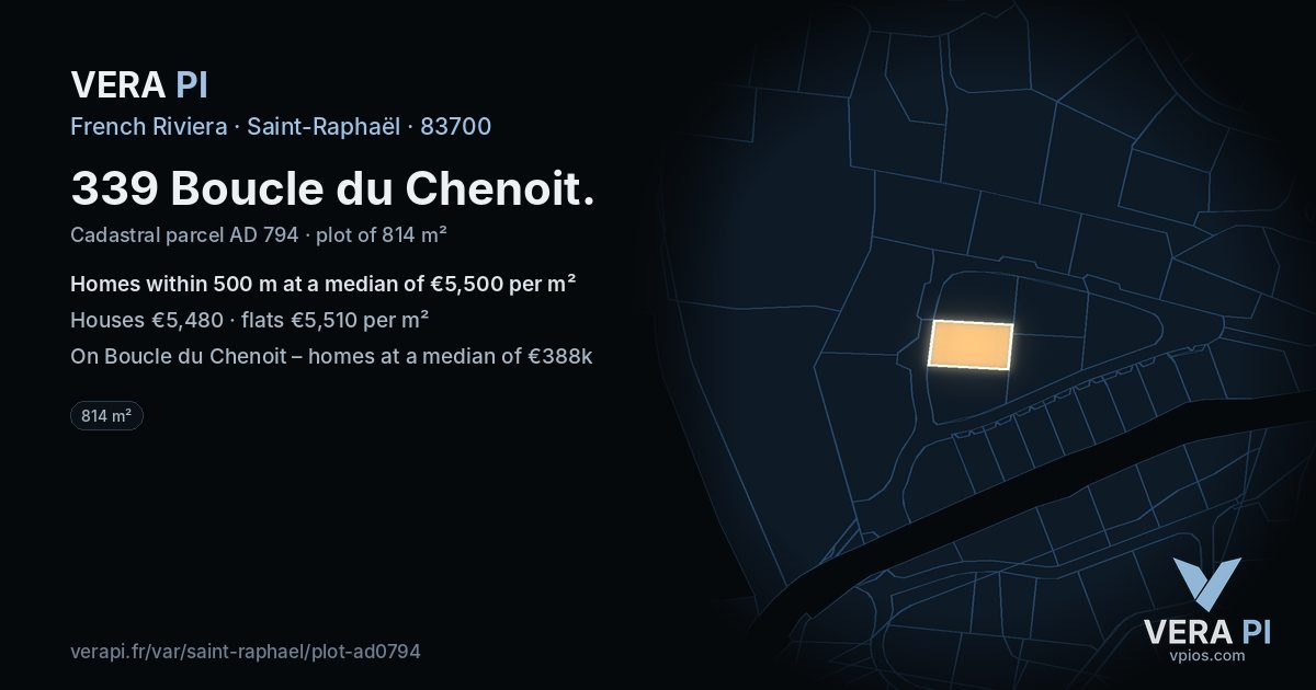 339 Boucle du Chenoit, Saint-Raphaël at night – the plot lit, the parcels around coloured by the prices near them