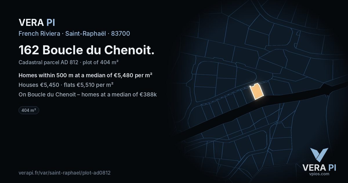 162 Boucle du Chenoit, Saint-Raphaël at night – the plot lit, the parcels around coloured by the prices near them