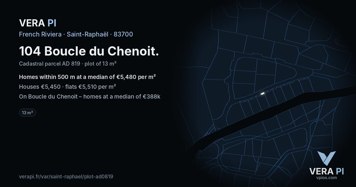 104 Boucle du Chenoit, Saint-Raphaël at night – the plot lit, the parcels around coloured by the prices near them