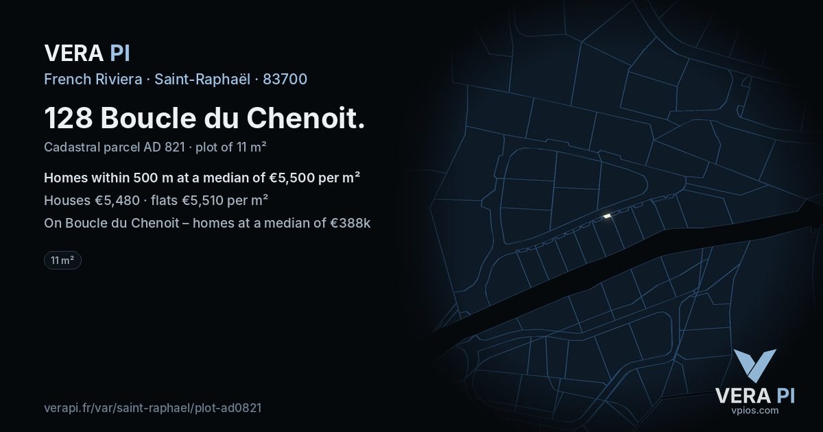128 Boucle du Chenoit, Saint-Raphaël at night – the plot lit, the parcels around coloured by the prices near them