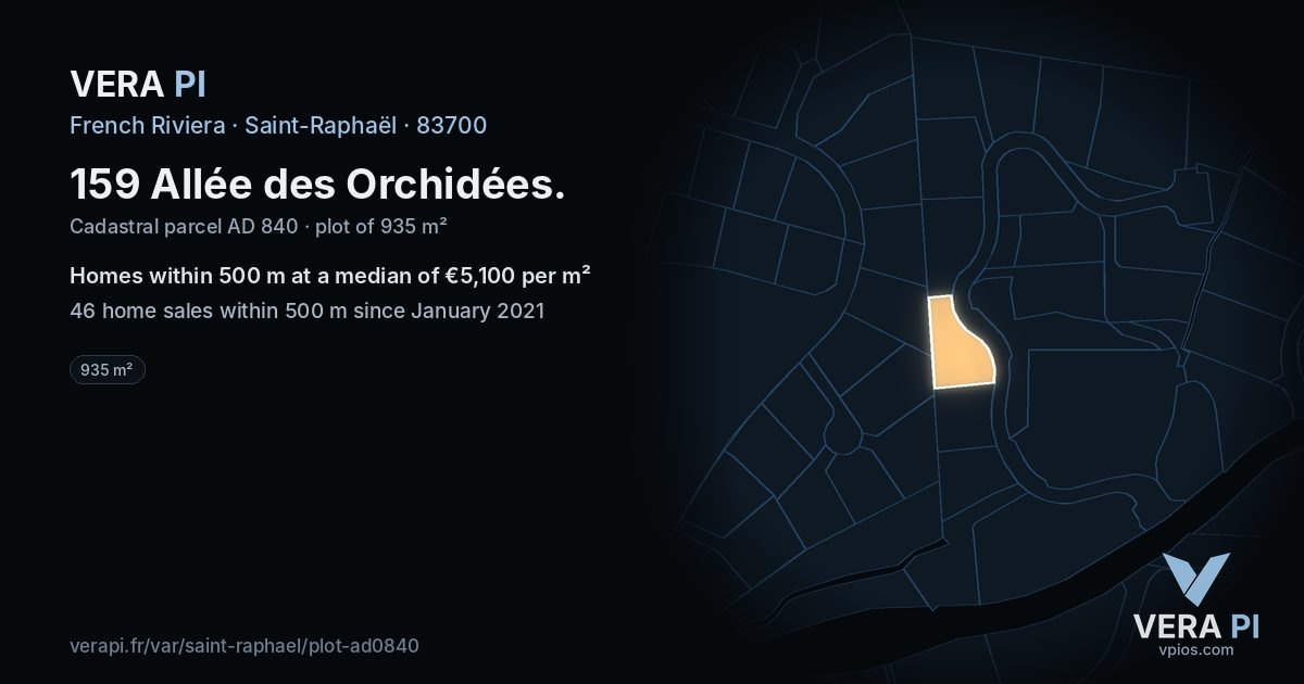 159 Allée des Orchidées, Saint-Raphaël at night – the plot lit, the parcels around coloured by the prices near them