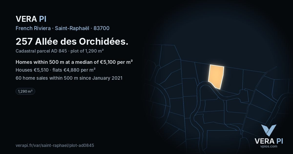 257 Allée des Orchidées, Saint-Raphaël at night – the plot lit, the parcels around coloured by the prices near them
