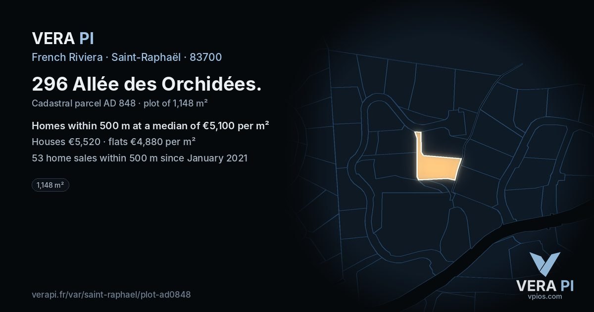 296 Allée des Orchidées, Saint-Raphaël at night – the plot lit, the parcels around coloured by the prices near them