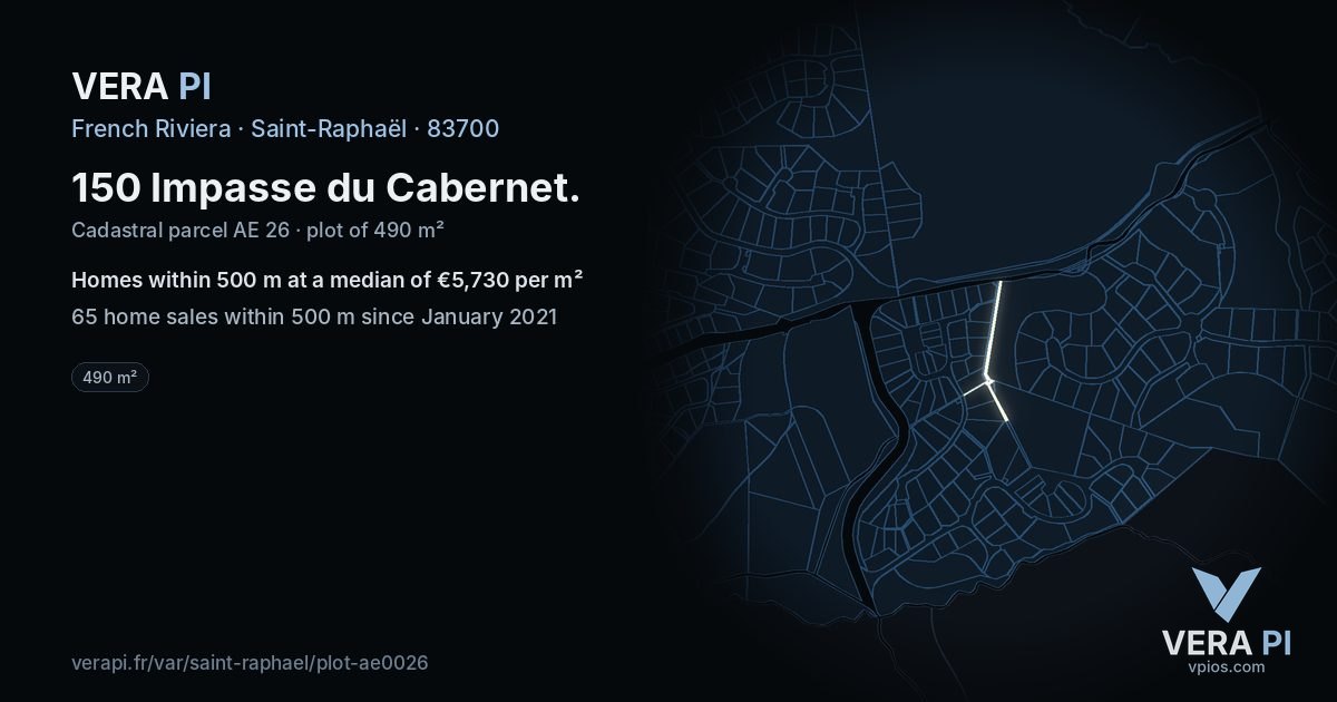 150 Impasse du Cabernet, Saint-Raphaël at night – the plot lit, the parcels around coloured by the prices near them