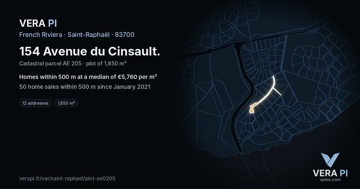 154 Avenue du Cinsault, Saint-Raphaël at night – the plot lit, the parcels around coloured by the prices near them