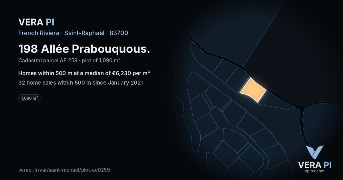 198 Allée Prabouquous, Saint-Raphaël at night – the plot lit, the parcels around coloured by the prices near them