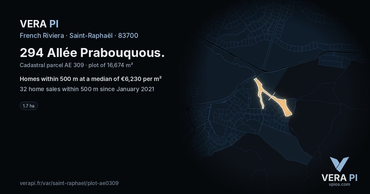 294 Allée Prabouquous, Saint-Raphaël at night – the plot lit, the parcels around coloured by the prices near them