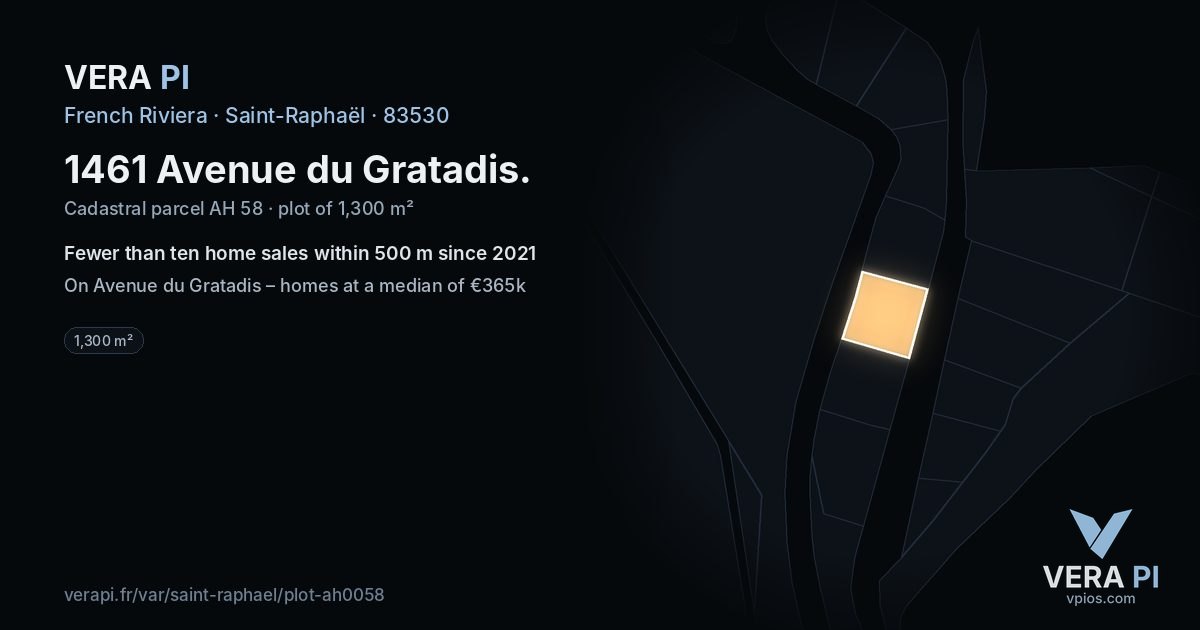 1461 Avenue du Gratadis, Saint-Raphaël at night – the plot lit, the parcels around coloured by the prices near them