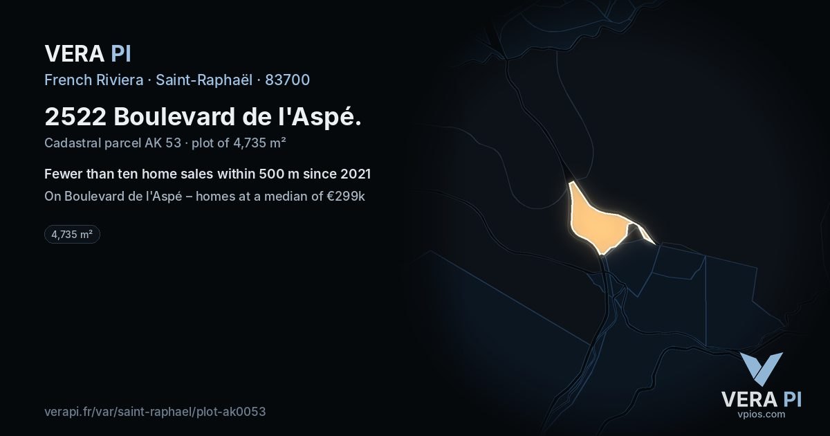 2522 Boulevard de l'Aspé, Saint-Raphaël at night – the plot lit, the parcels around coloured by the prices near them