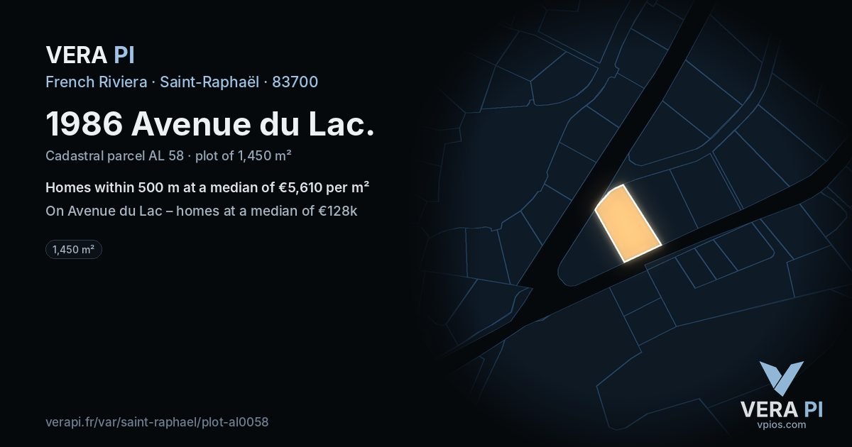 1986 Avenue du Lac, Saint-Raphaël at night – the plot lit, the parcels around coloured by the prices near them